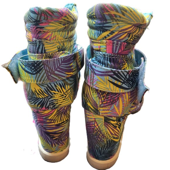 Material Girl Wedge Sneaker NWOT Size 7 Tropical Print Wedge Sneaker - Picture 3 of 12